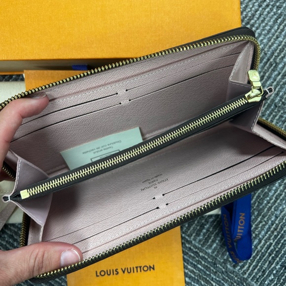 LOUIS VUITTON DAMIER EBENE CLEMENCE WALLET ZIP AROUND LONG - Picture 4 of 15